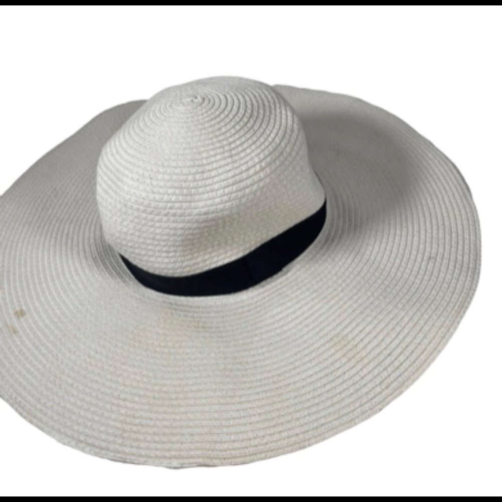 Super wide brim white women’s oversized sun hat